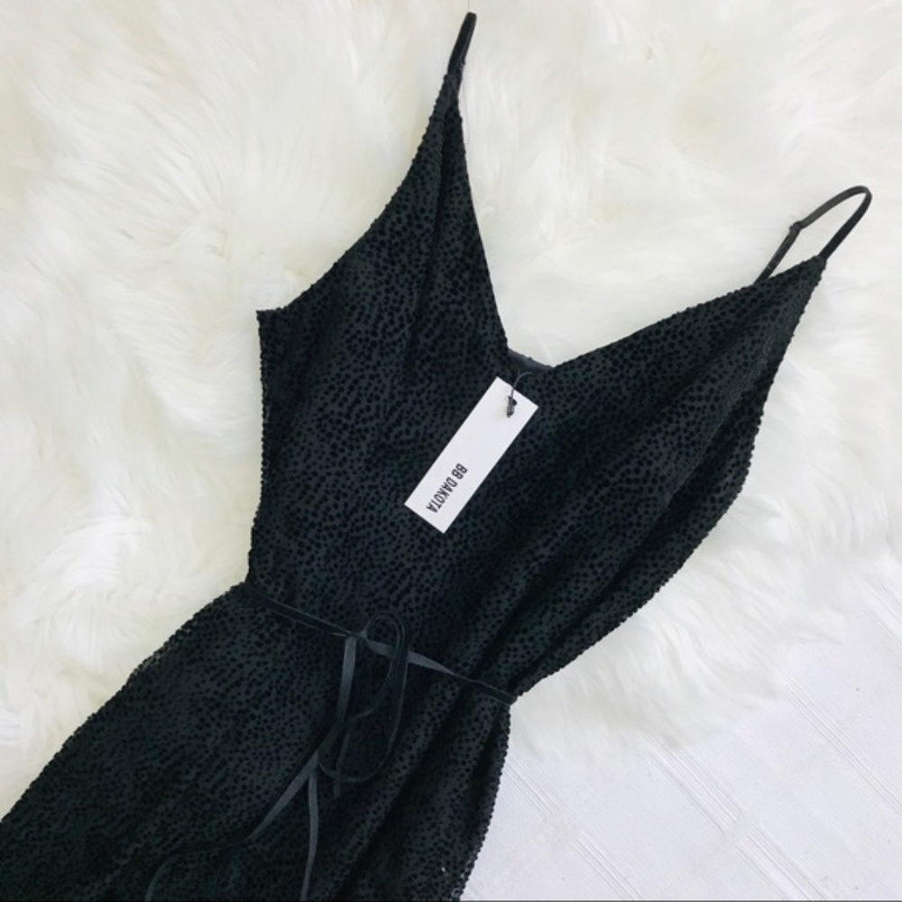 NWT BB Dakota Velvet Dot Midi Dress sz XS